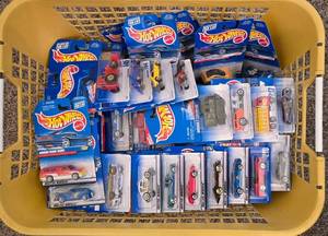 lot 107K image: DR - Collection of 100 Unopened Hot Wheels Cars in Packaging