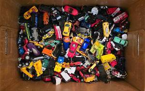 lot 108K image: DR - Box of Assorted Used Hot Wheels and Toy Cars