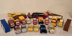 lot 137K image: DR - Collection of Vintage Metal and Plastic Toy Cars and Trucks