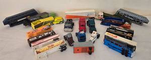 lot 160K image: K - Collection of Die-Cast Semi Trucks and Race Cars with Trailers