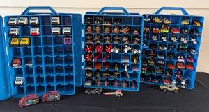 lot 359L image: G - Vintage Hot Wheels Carrying Cases with Assorted Die-Cast Cars