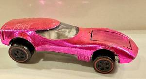 lot 190 image: Vintage Hot Wheels Redlines Torero Diecast Car in Metallic Pink