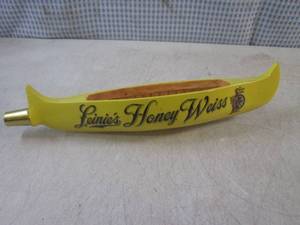 lot 33 image: (FS) Leinies Honey Weiss Canoe Bee...