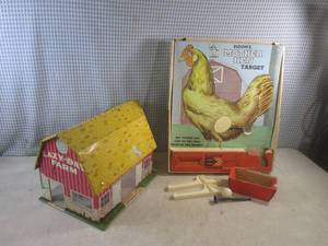 lot 100 image: (EW2) Vintage Eldons Mother Hen Ta...