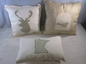lot 104 image: (EW2) 3 New Throw Pillows ...