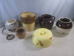 lot 121 image: (CS) Assorted Vintage Earthenware...