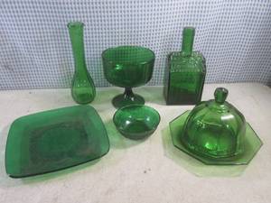 lot 180 image: (BS) Vintage Green Glass Pieces...