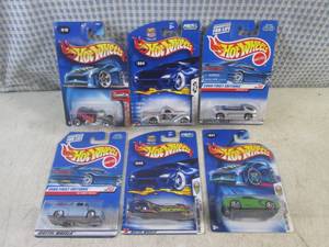 lot 208 image: (EC1) Assorted Hot Wheels in Packag...