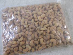 lot 220 image: (B-2) 2 Pounds of Ranch Garlic Seas...
