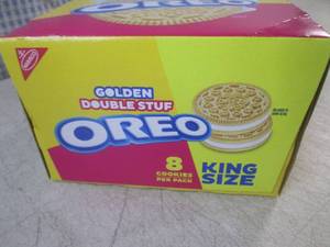 lot 225 image: (B-2) Box of 10 King Size Golden Do...
