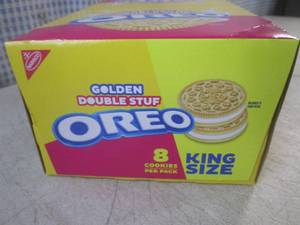 lot 227 image: (B-3) Box of 10 King Size Golden Do...