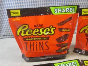lot 243 image: (B-3) 4 Share Pack Bags of Dark Ree...