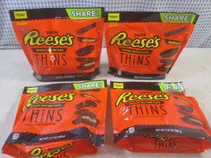 lot 244 image: (B-3) 4 Share Pack Bags of Dark Ree...