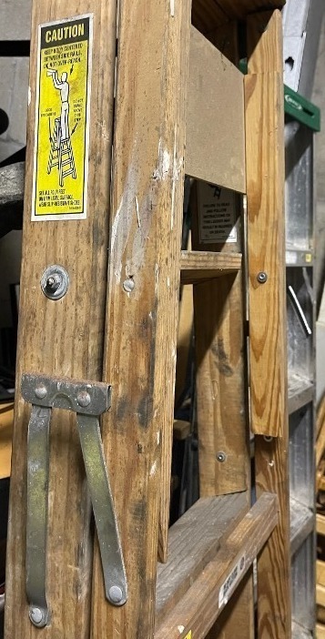 lot 1119 image: Werner 6 Wood ladder
