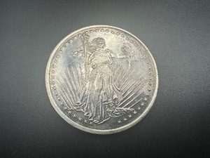lot 44 image: Silvertowne 1 Oz..999 Silver Round