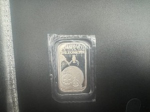 lot 98 image: Happy Halloween 1 Oz Silver Bar