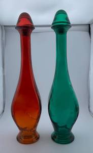 lot 12 image: 2 Vintage MCM Decanters