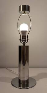 lot 34 image: Vintage Mod Chrome Touch Lamp