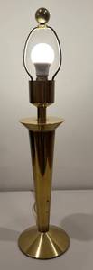 lot 35 image: Heavy Brass Vintage Lamp