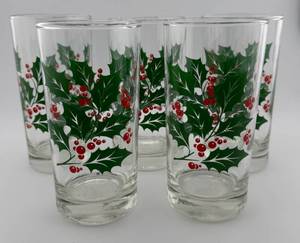 lot 39 image: Set of 5 Holly Glasses
