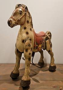 lot 7 image: Mobo Metal Horse Childrens Toy