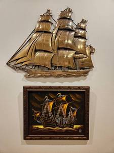 lot 54 image: MCM Ship Art Decor Plastic & Felt