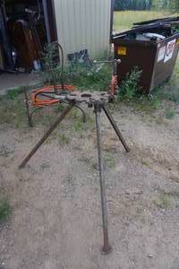lot 3 image: Ridgid Brand Trip Pod Pipe Threading Vice