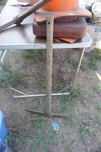lot 70 image: Pick Axe