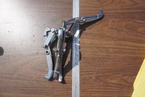 lot 83 image: Bearing Pulling Tool