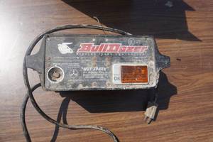 lot 84 image: Bull Dozer Electric Fence Controller