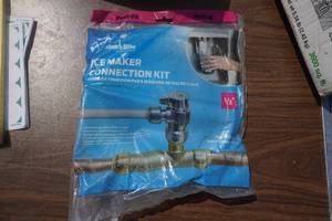 lot 110 image: Shark Bite Brand 12 Refrigerator Ice Maker Connectors Kit