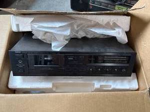 lot 21 image: Yamaha KX-R430 Sound Audiophile Stereo (appears new)