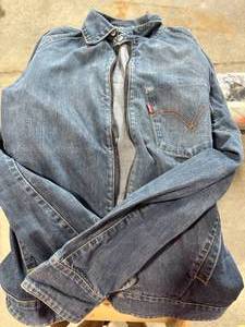 lot 22 image: Vintage Levis Engineered Denim Jean Jacket