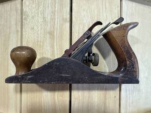 lot 39 image: Antique Wood Plane (approx 9 12)