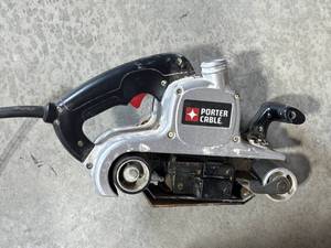 lot 42 image: Porter Cable Belt Sander