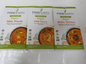 lot 129 image: Food Earth Organic Indian Curry Sau...