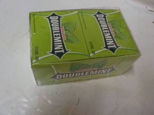 lot 189 image: Double Mint 150 sticks Gum...