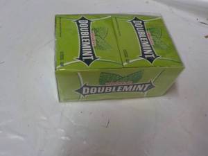 lot 191 image: Double Mint 150 sticks Gum...