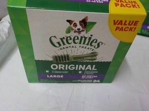 lot 195 image: Greenies Large Dog Dental Treats...