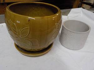 lot 236 image: 2 Ceramic Flower Pots 5 and 9 Hei...