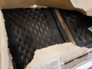 lot 284 image: 4 Wheeler Metal Basket...