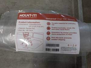 lot 1 image: Mount It Chair Mat...
