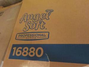 lot 46 image: Angel Soft Standard Roll Premium 80...