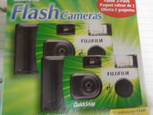 lot 325 image: FUJI Film Flash Cameras...