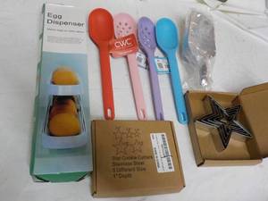 lot 344 image: CWC Silicone Spoons, Egg Dispenser ...