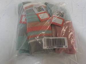 lot 366 image: 5 Pair Mukluks Adult Socks...