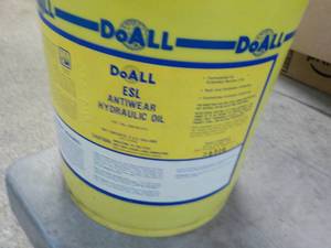lot 373 image: 5 Gallon Pail Do All ESL Hydraulic ...