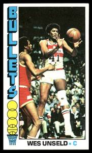 lot 97 image: 1975 Topps Vintage Card Wes Unseld #5