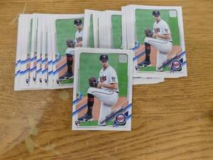 lot 304 image: 2021 Topps Update Bailey Ober Rookie Card #US84 - 25 Card Lot