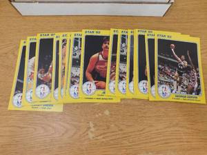 lot 316 image: (15) 1985 Star 5x7 Basketball Cards with HOFers & Rookies RARE